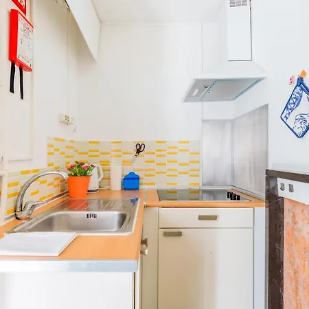 Lisbon Boulevard Quiet Apartment